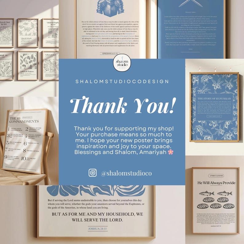 K&ouml;nnte beinhalten: Eine Collage aus druckbarem Wandbild mit religi&ouml;sen Zitaten und Illustrationen. Die Kunst ist in einem blau-wei&szlig;en Farbschema mit einem floralen Muster gehalten. Der Text enth&auml;lt Zitate aus der Bibel, wie "Er wird immer sorgen" und "Aber was mich und mein Haus betrifft, wir werden dem Herrn dienen."