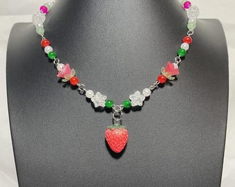 【trimarch】P.S(Pearl shell) strawberry heart necklace trimarch】P.S(Pearl shell) strawberry heart necklace
