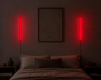 Set di 2 applique rosse, lampade da parete con alimentazione USB-C, illuminazione d'atmosfera per camera da letto senza foratura, prodotte in Portogallo.