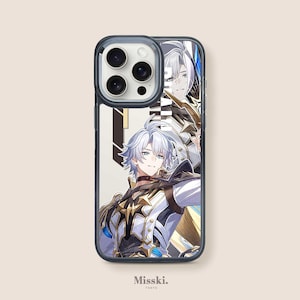 以下が含まれることがあります： 白髪のキャラクター2人の詳細な衣装が描かれた、アニメスタイルのイラストが特徴の透明な携帯電話ケース。ケースは黒い縁取りで、下部にブランド名「Misski. Tokyo」が印刷されています。