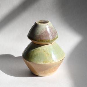 Soda gebranntes Deckelglas, 5 Zoll groß, grün und lila, salzgebrannte, alternative gebrannte Keramik