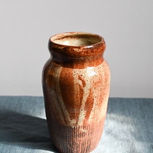 Handgemachte Keramik Shino Keramik Vase, 16,5 cm hoch, Keramikvase, kreative Keramik, Keramikkunst Bild 4