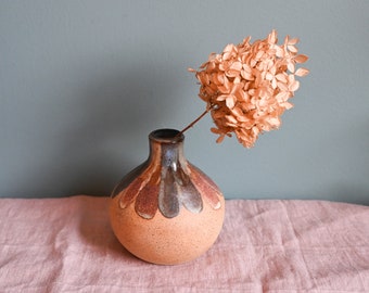 Handgemachte Keramik Earthtone Shino Vase, 12 cm hoch, Wheel-Thrown Pottery, kreative Keramik, Keramikkunst