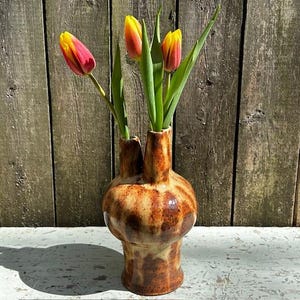 Handgefertigte Multi-Stem-Vase, 20 cm hoch, Keramikskulptur, Ikebana, Tulipiere, Keramikskulptur