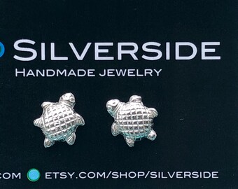 Turtle stud earring - fine silver