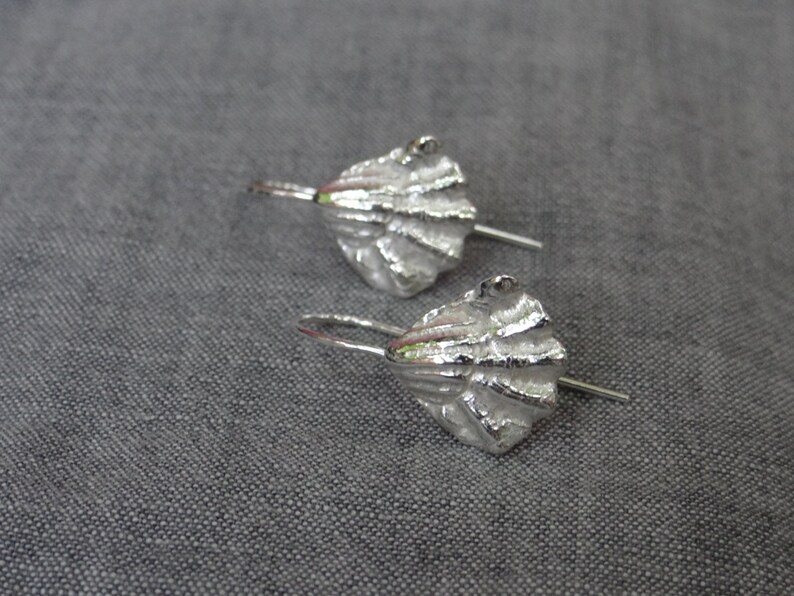 Kitten paw shell charm earrings silver | Etsy