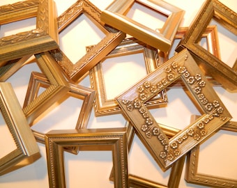 Set of 8 - Picture Frames - 3 x 3" - mIxed gold to HANG