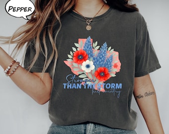 T-shirt med starkt fokus på översvämningskatastrofer i Texas, t-shirt med Comfort Colors®-motiv för översvämningsöverlevande i Hill Country, t-shirt med stöd för räddare vid Guadalupefloden