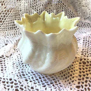 Belleek Eight Point Limpet Swirl Bowl