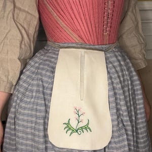 Hand-Embroidered, Hand-sewn 18th Century Style Women&#39;s Tie-on Pocket