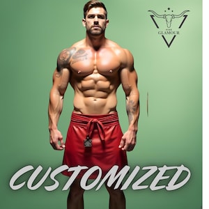 Peut inclure: Un homme musclé portant un kilt rouge avec une ceinture noire et une serrure argentée. Le kilt est marqué "CUSTOMIZED". L'arrière-plan est vert. L'image comprend également un logo avec une tête de taureau et le texte "HIDE GLAMOUR".