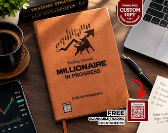 Könnte beinhalten: Ein beigefarbenes Notizbuch aus Leder für Trading mit einer Grafik aus Stier und Aktienchart, bedruckt mit dem Text "Trading Journal MILLIONAIRE IN PROGRESS" und "CARLOS WARRENTS" sowie einem kleinen scannbaren QR-Code mit der Aufschrift Cheatsheet.