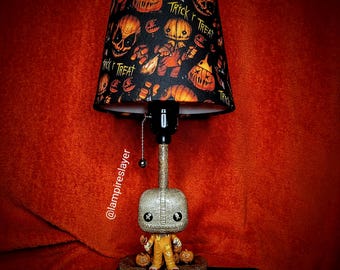 Trick r treat - horror desk lamp, desk lamp, table lamp, bedroom lamp, lamp, creepy lamp, halloween decor, horror decor, cute lamp