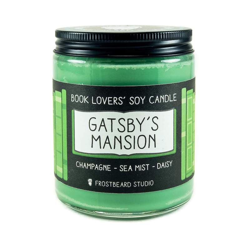 Gatsby's MansionBougie des amoureux des livresParfum de bougie de livreBougie inspirée d'un livreBougie littéraireBougie de sojaFondant de cireBougie parfuméeBarbe de givre 8 oz Jar