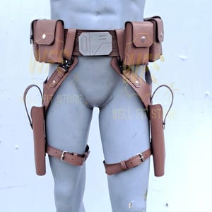 Cintura in pelle fatta a mano con fondine e astucci per cosplay mandaloriani immagine 3