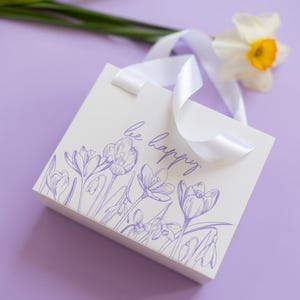 Cajas de cartón con estampados florales para regalar o guardar: fotos, joyas o pequeñas cosas, cajas de regalo con asas de satén