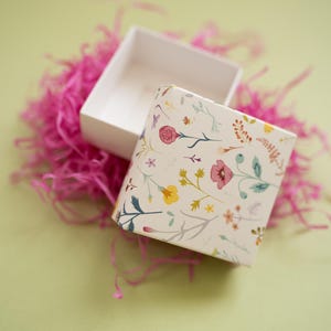 1000pcs Boxes for Packing Your Products, Empty Clients Boxes with Lid, Wholesale Small Cardboard Boxes, Boxes with Floral Print for Business