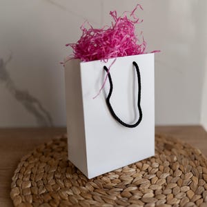 500 bolsas de papel verticales con asas de cordón para clientes, bolsas de agradecimiento, bolsas de papel con su logotipo, bolsas de papel de diferentes tamaños y colores
