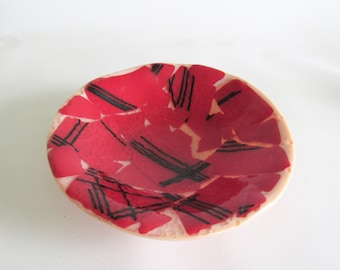 Glas-Kunstschale, rot-schwarz, abstrakte Kunstschale, schweres Gussglas, schwarzes geschmolzenes Glas, rotes Design, Kunstglas, handgefertigte Geschenke für Sie, Muttertagsgeschenk