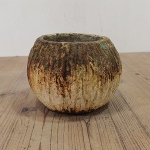 Vintage Rustic Planter - Antique Style Garden Pot for Indoor and Outdoor Decor