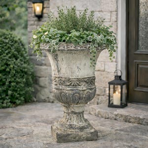 Maceta clásica con pedestal