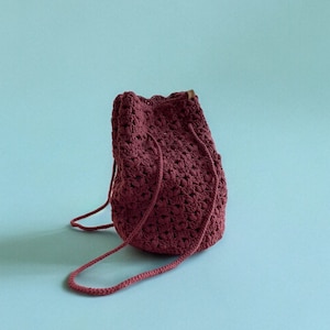 Bolso de crochet / Bolso hecho a mano / Color rosa ladrillo / Estilo bolso tipo cubo / Bolso casual / Bolso para mujer
