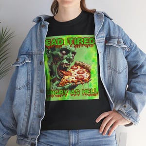 Hungry Zombie Pizza Graphic Tee - Halloween-Kostüm, Foodie Geschenk