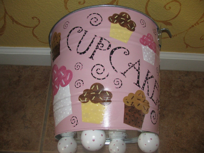 Cupcake Bucket / Storage basket image 2