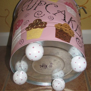 Cupcake Bucket / Storage basket image 3