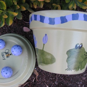 Frog Flower Pot image 3