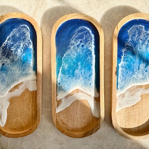 Ocean Resin Wooden Tray | Epoxy Wood Serving Platter | Coastal Accessory Tray l Catch-All Dish I Beach Lover&#39;s Gift Idea Ocean Jewelry Tray