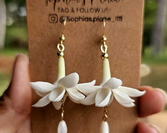 Hawaiian Full bloom Pikake MOP droplet earrings