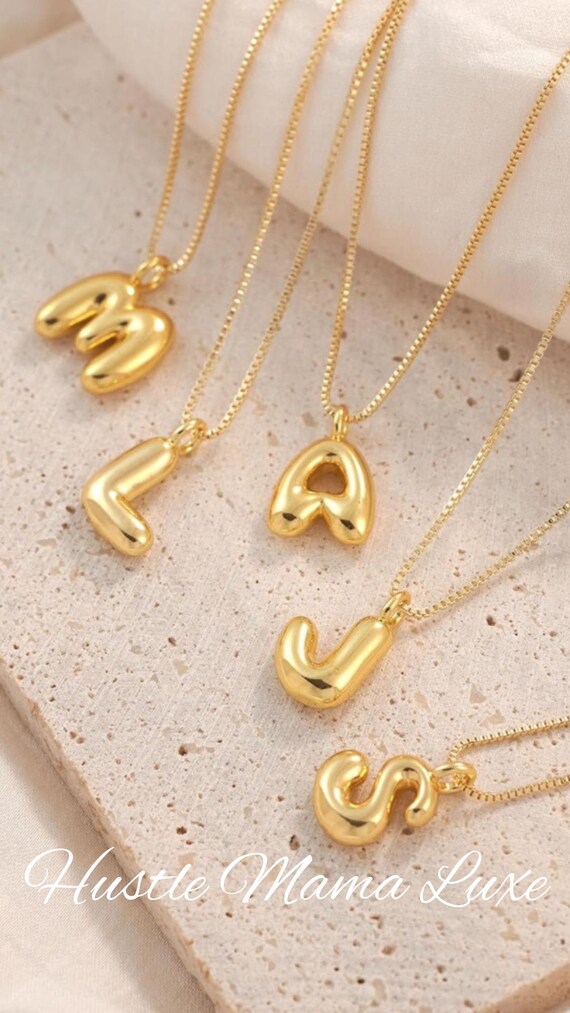 Colln con lettere, dimnte di colore E in oro gillo 14K, ciondolo