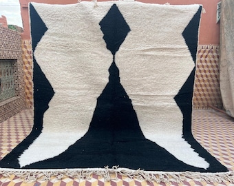 Bucolic white and black Moroccan handmade rug , area rug , Beni ourain Rug, Authentic Moroccan rug , Berber carpet , Genuine Wool rug.
