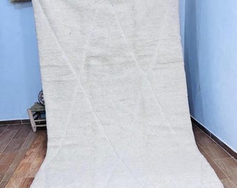 Moroccan Beni Ourain Rug: Handwoven Ivory Wool with Geometric Pattern