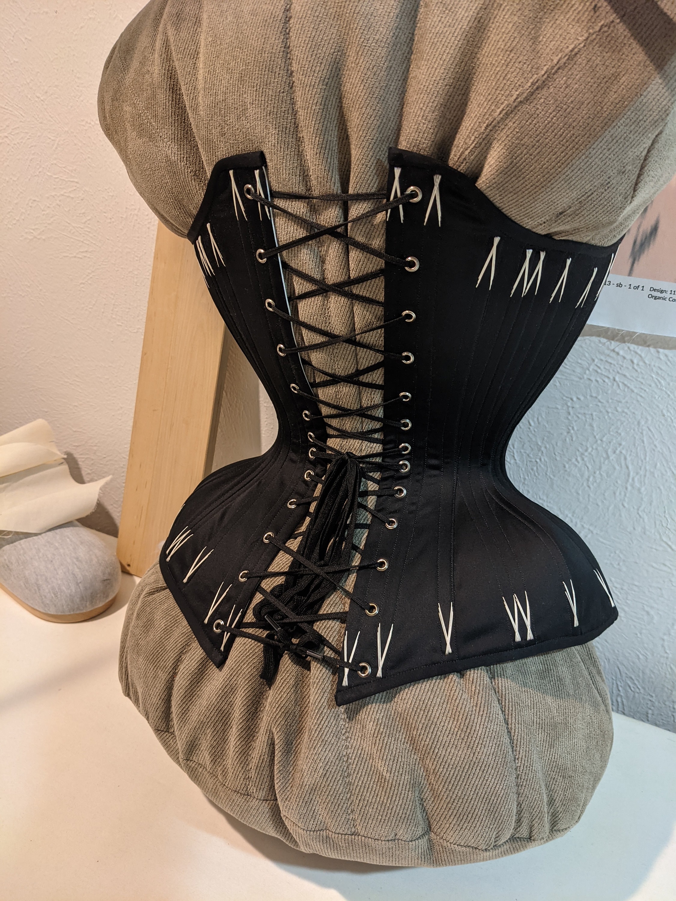 Tight Lacing White Underbust Corset in Victorian Vintage Style