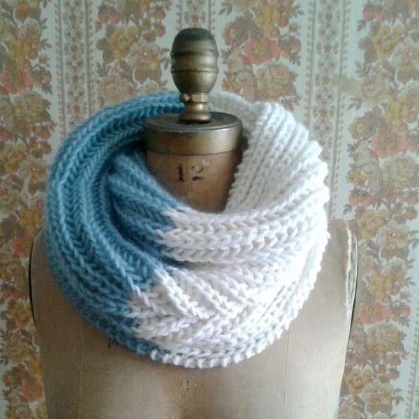 Knitting Pattern Infinity Scarf Cowl Instant PDF Download Easy Quick to Knit Pattern Gift Idea