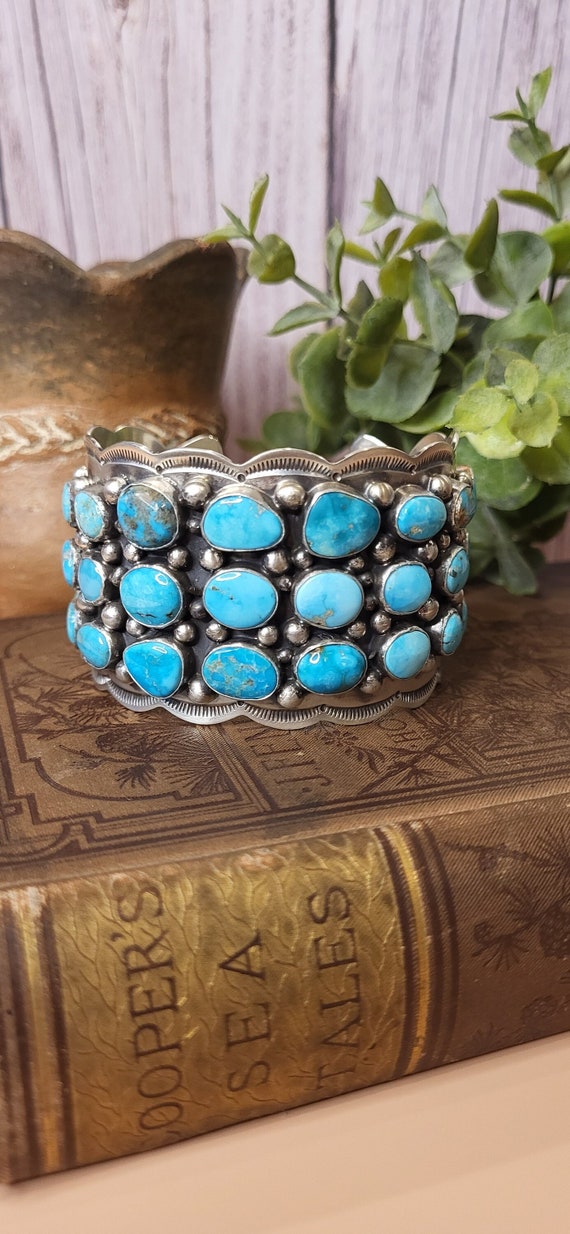 Exquisite Vintage Native American Navajo Ray Tom Chunky Blue Turquoise Sterling Silver Ring Exquisite Vintage Native American Navajo Ray Tom Chunky Blue Turquoise Sterling Silver Ring