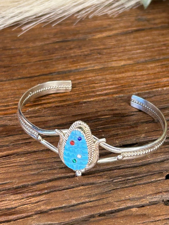Corn Plant And Basket Vintage Native American Navajo Turquoise Sterling Silver Bracelet Corn Plant And Basket Vintage Native American Navajo Turquoise Sterling Silver Bracelet