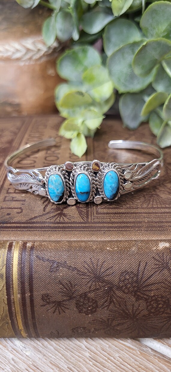 Native American Intricate!! Hand Carved Feather Royston Turquoise Sterling Silver Bracelet Cuff Native American Intricate!! Hand Carved Feather Royston Turquoise Sterling Silver Bracelet Cuff