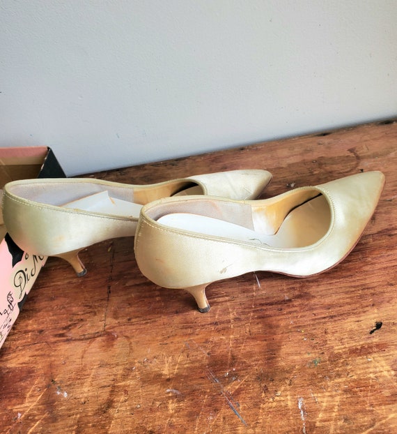 1960s Womens Italian Gold Satin Pumps Size 71/2 Di Ma… Gem