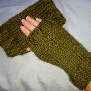 Easy Knit Fingerless Gloves Pattern
