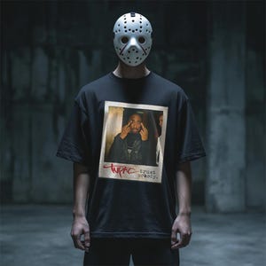 Tupac Shakur Arrested Trust Nobody Black / White T-Shirt – Hip-Hop Streetwear | Regular & Oversized Unisex Fit 2Pac, Makaveli, Rap Wear