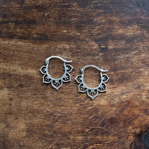 Small Flower Hoops 画像 2