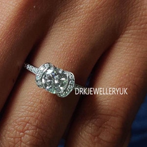 Round Cut Moissanite Unique Engagement Ring 14K White Gold Antique Halo Ring for Women, Promise Anniversary Ring, Gift for Mom