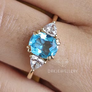 Blue Sapphire Engagement Ring, 2 Ct Cushion Cut Three Stone Ring, 14K Gold Vintage Sapphire Bridal Ring, Unique Anniversary Gift for Her