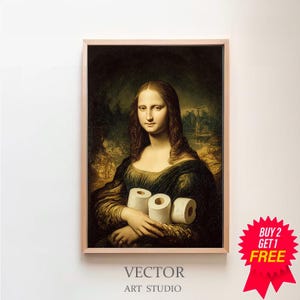Può includere: Una stampa incorniciata della Gioconda che tiene tre rotoli di carta igienica. L'opera è una parodia del dipinto originale, con una cornice in legno marrone chiaro. Il testo "VECTOR ART STUDIO" è in basso.