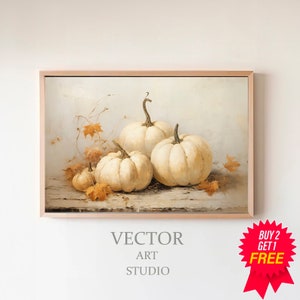 以下が含まれることがあります： 木製の表面に白いカボチャと秋の葉を描いた絵画。カボチャは中央に最も大きなカボチャを配置して、グループとして配置されています。葉はカボチャの周りに散らばっており、一部はカボチャを覆っています。背景は薄いベージュ色です。