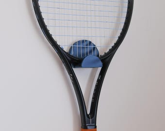 Scandinavian Tennis Racket Holder, Stick-on Wall Mount, Tennis Racquet Hanger, Tennis Display Storage, Home Gym Decor, Tennis Wall Rack