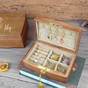 Retro Jewelry Box, Personalized Engraving Jewelry Box, Wooden Jewelry Box with Lock, Custom Birthday Gift for Her, Anniversary Gift